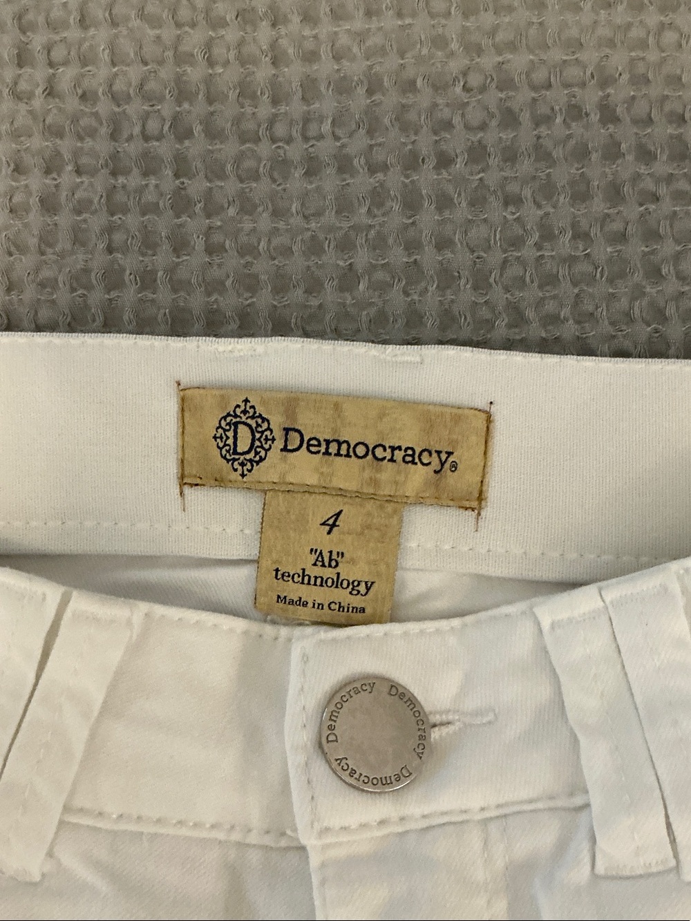 Democracy White Skinny Jeans size 4 - Picture 3 of 12